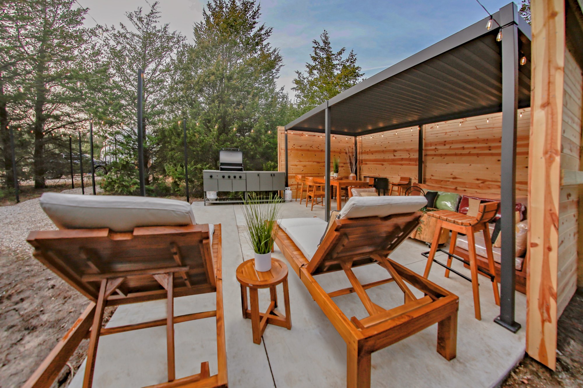 400 sq ft patio with sunloungers and BBQ